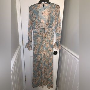 Francesca’s sheer floor length kimono; missing 1 button. size medium